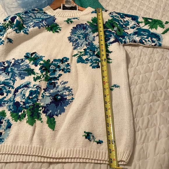 Adrienne Vittadini vintage sweater - Picture 7 of 7